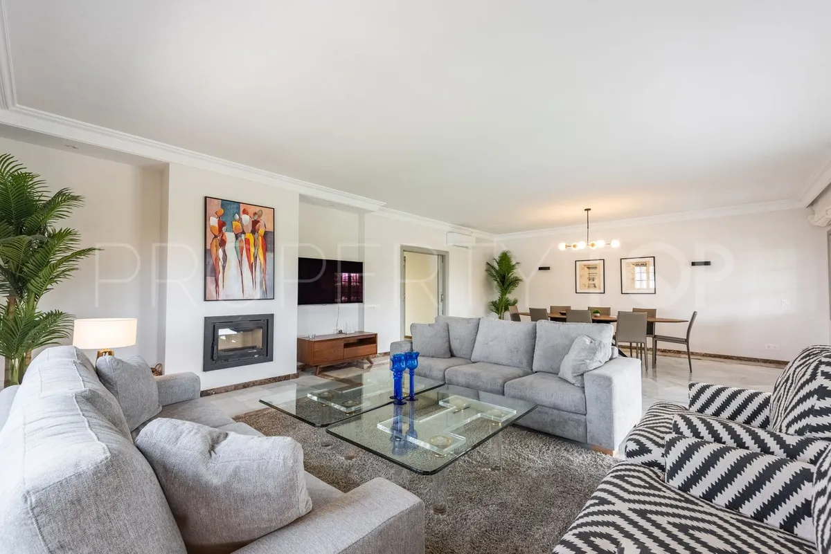Se vende villa de 4 dormitorios en San Pedro de Alcantara