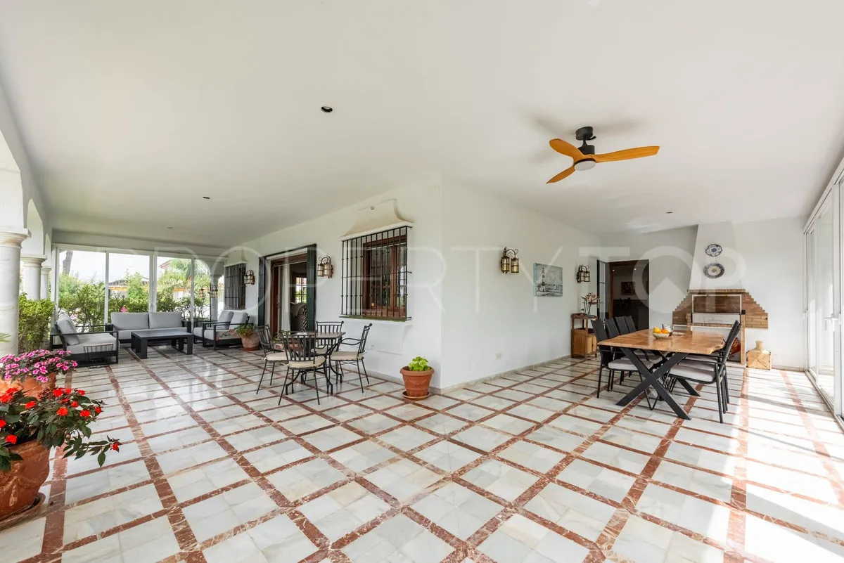 Se vende villa de 4 dormitorios en San Pedro de Alcantara