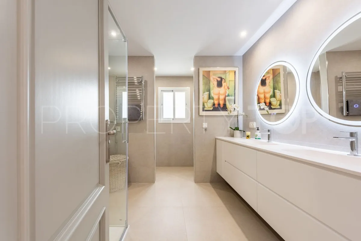Se vende villa de 4 dormitorios en San Pedro de Alcantara