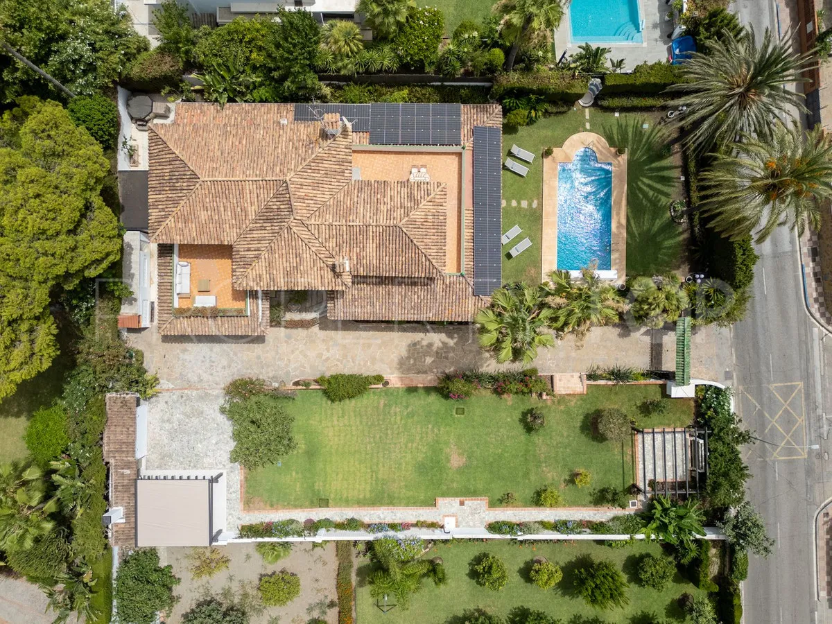 Se vende villa de 4 dormitorios en San Pedro de Alcantara