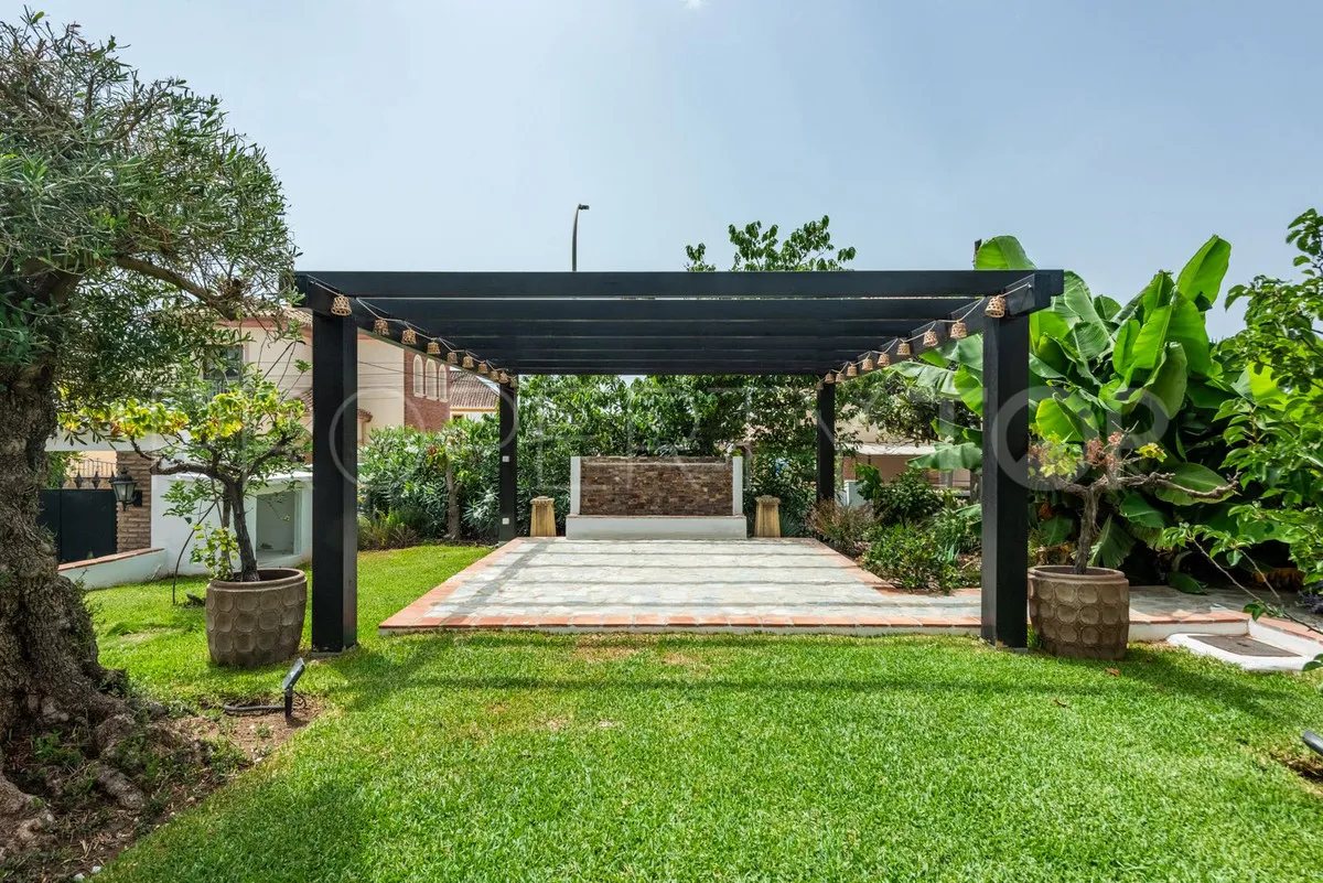 Se vende villa de 4 dormitorios en San Pedro de Alcantara