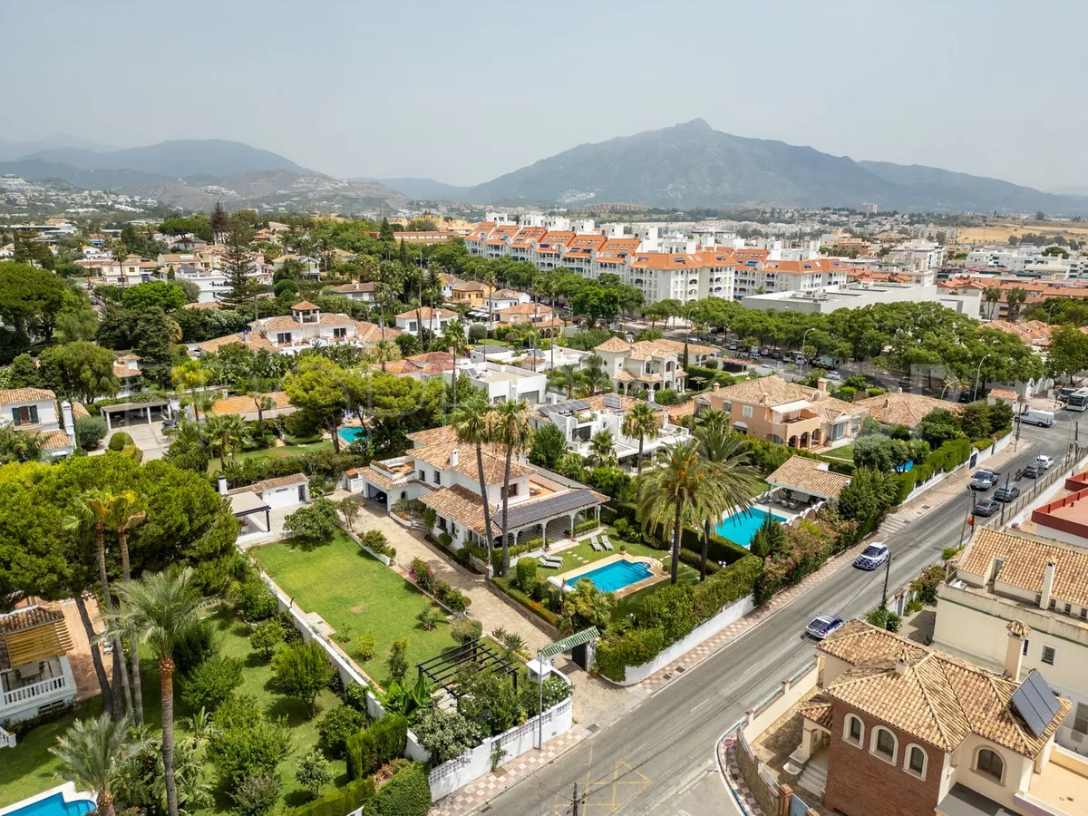 Se vende villa de 4 dormitorios en San Pedro de Alcantara