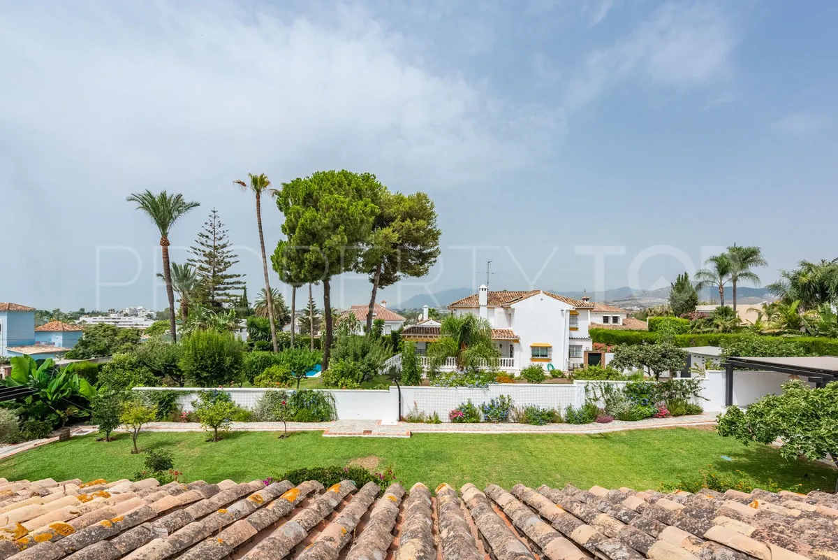 Se vende villa de 4 dormitorios en San Pedro de Alcantara