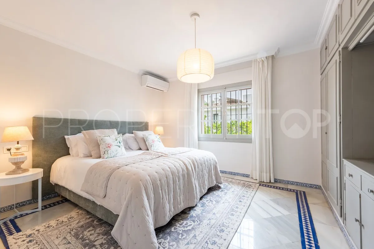 Se vende villa de 4 dormitorios en San Pedro de Alcantara