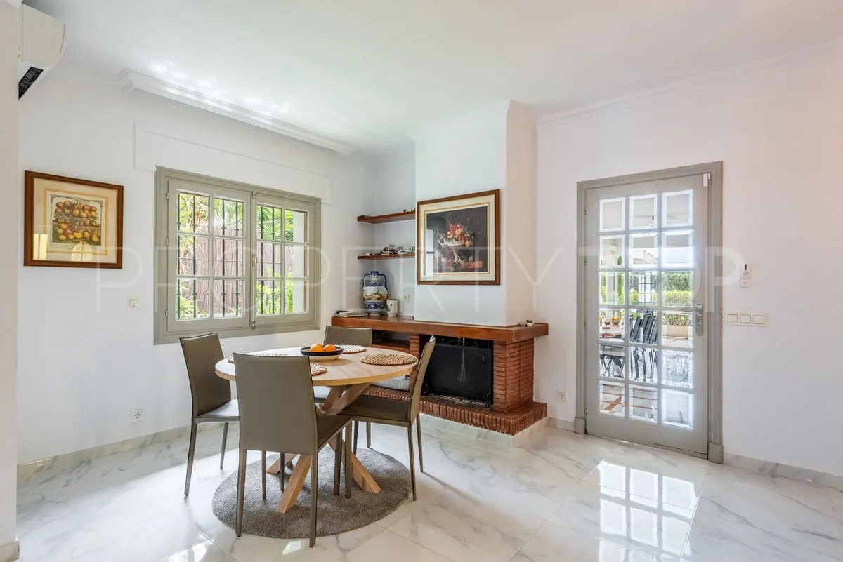 Se vende villa de 4 dormitorios en San Pedro de Alcantara