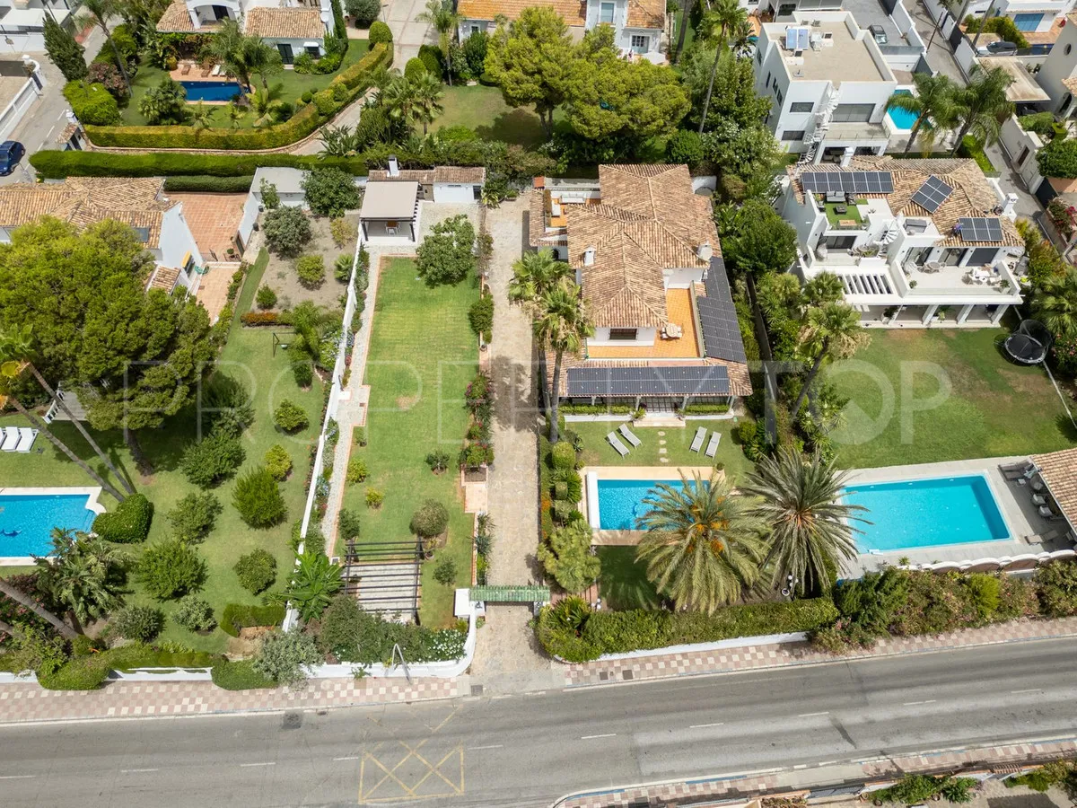 Se vende villa de 4 dormitorios en San Pedro de Alcantara