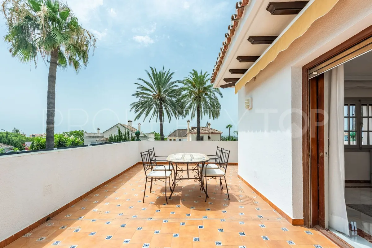 Se vende villa de 4 dormitorios en San Pedro de Alcantara