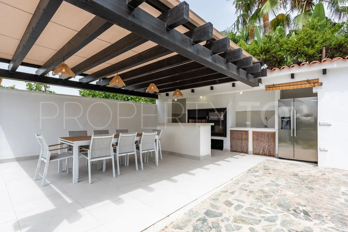 Se vende villa de 4 dormitorios en San Pedro de Alcantara