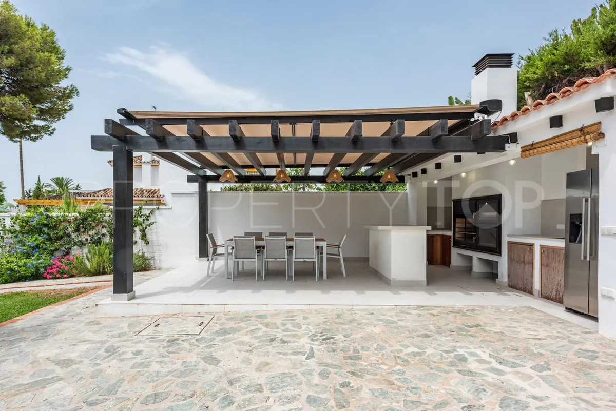 Se vende villa de 4 dormitorios en San Pedro de Alcantara