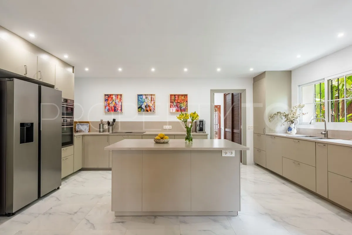 Se vende villa de 4 dormitorios en San Pedro de Alcantara