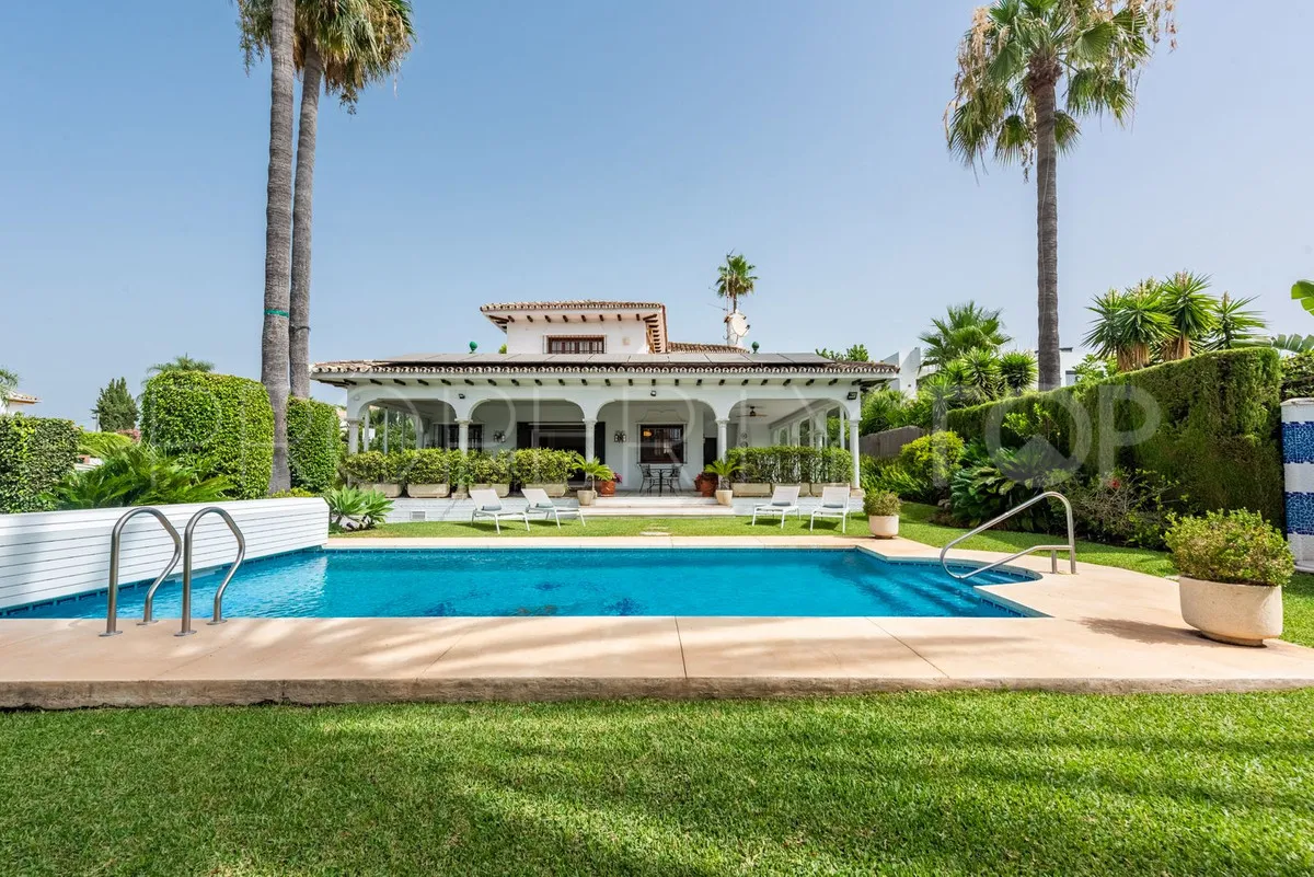 Se vende villa de 4 dormitorios en San Pedro de Alcantara