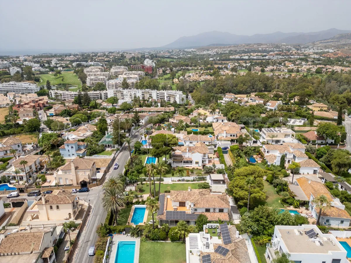 Se vende villa de 4 dormitorios en San Pedro de Alcantara