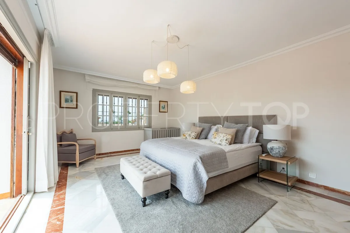 Se vende villa de 4 dormitorios en San Pedro de Alcantara