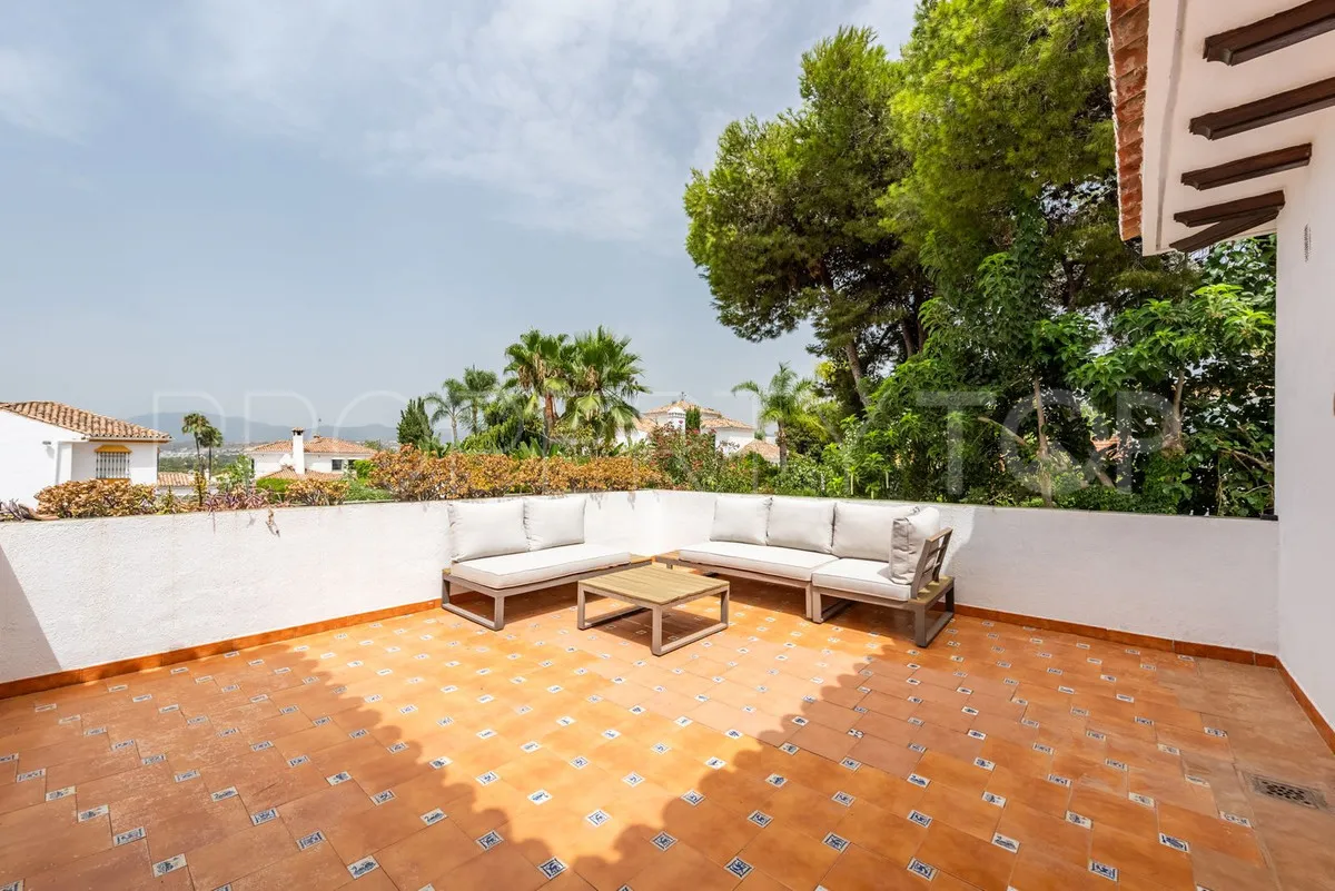 Se vende villa de 4 dormitorios en San Pedro de Alcantara