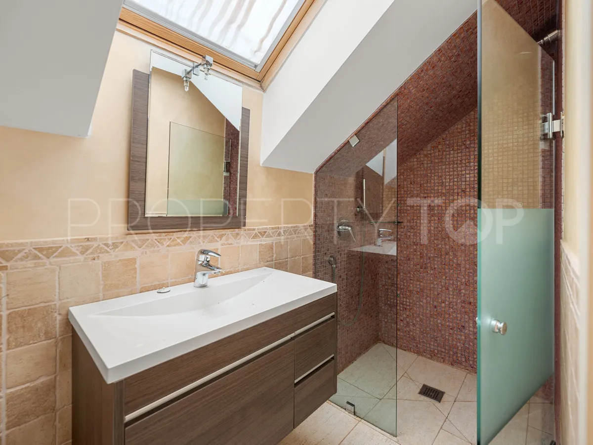 For sale 5 bedrooms villa in Cortijo Blanco