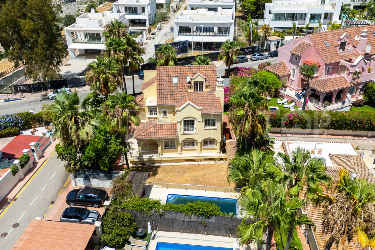 For sale 5 bedrooms villa in Cortijo Blanco