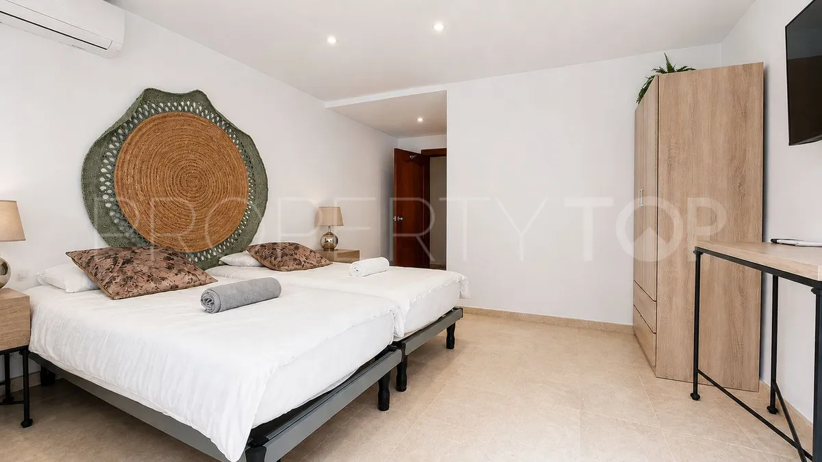 Villa con 3 dormitorios en venta en Las Chapas