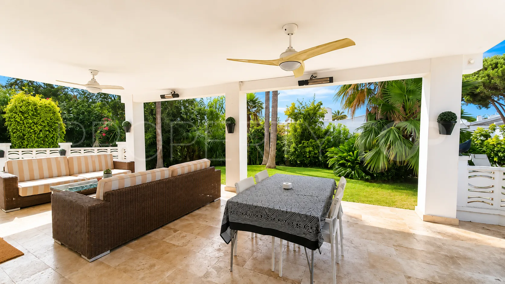 Villa con 3 dormitorios en venta en Las Chapas