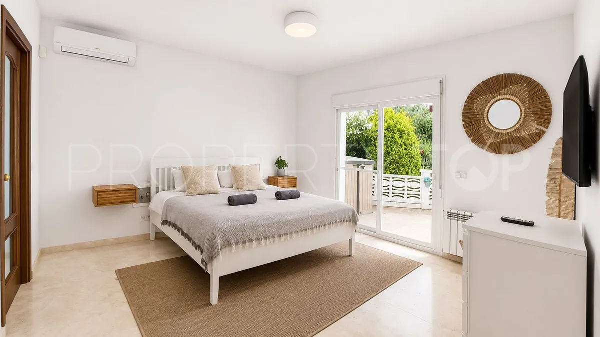 Villa con 3 dormitorios en venta en Las Chapas