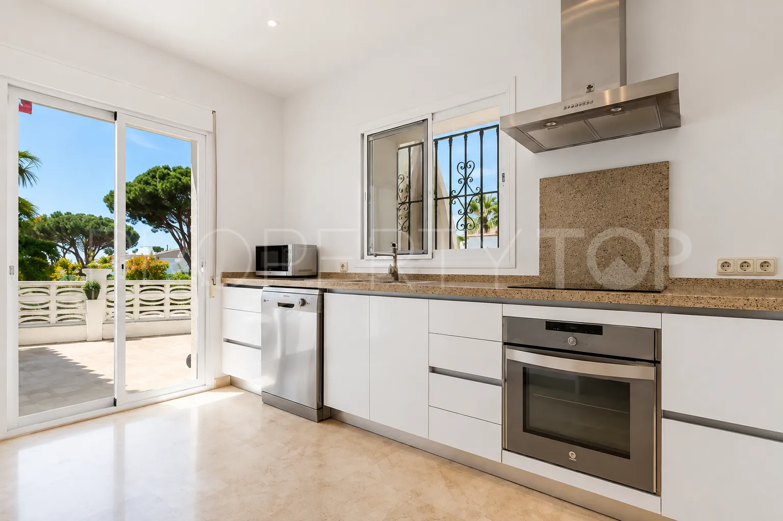 Villa con 3 dormitorios en venta en Las Chapas