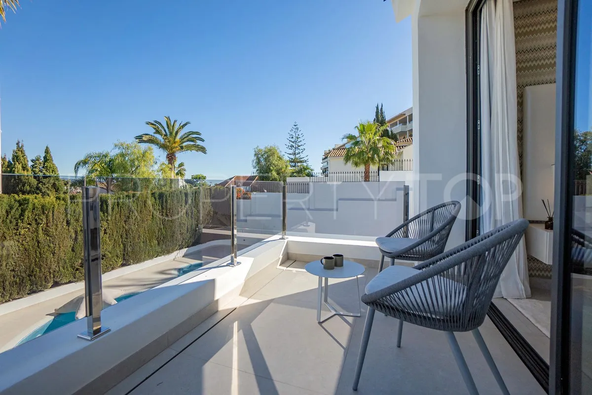 Villa de 4 dormitorios en venta en Las Brisas