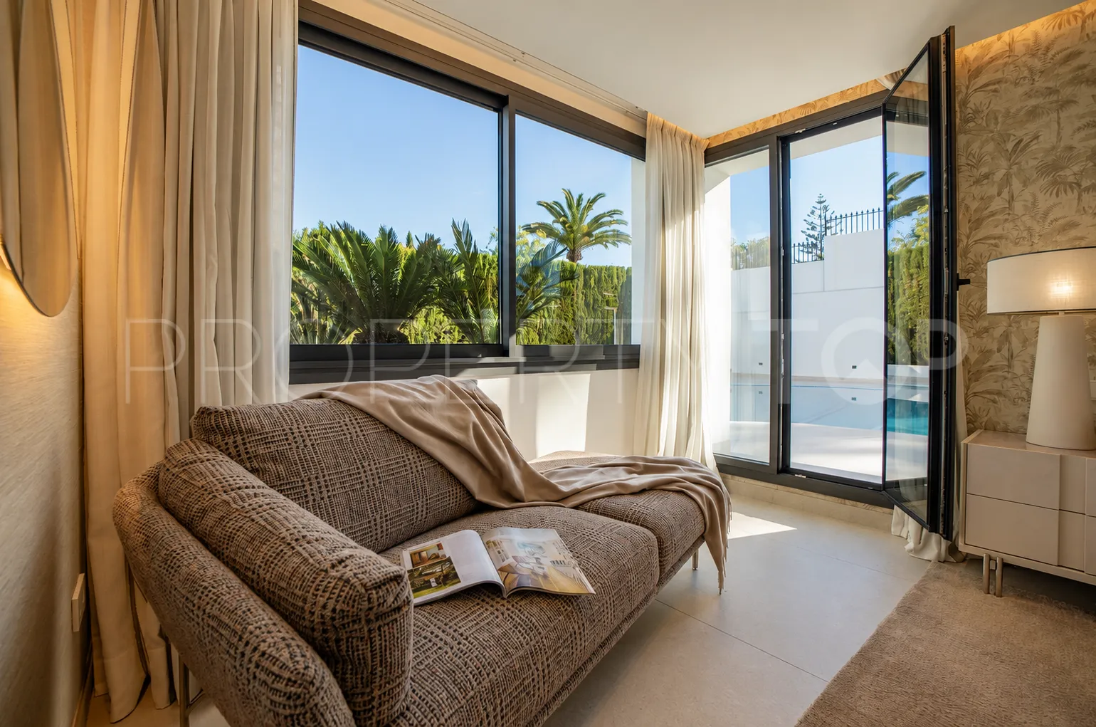 Villa de 4 dormitorios en venta en Las Brisas