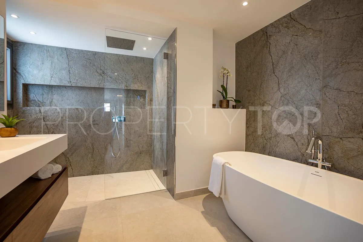 Villa de 4 dormitorios en venta en Las Brisas