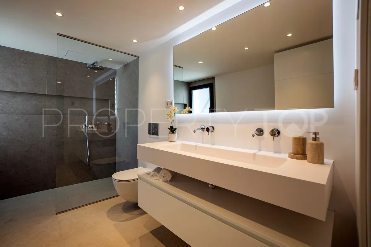 Villa de 4 dormitorios en venta en Las Brisas