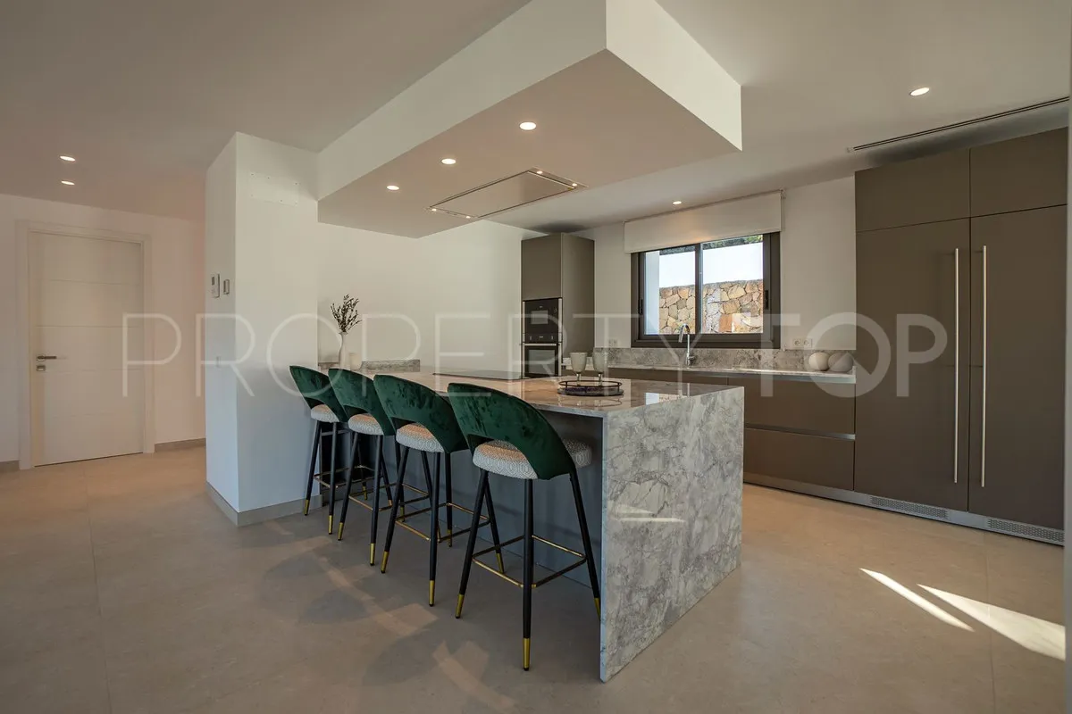 Villa de 4 dormitorios en venta en Las Brisas