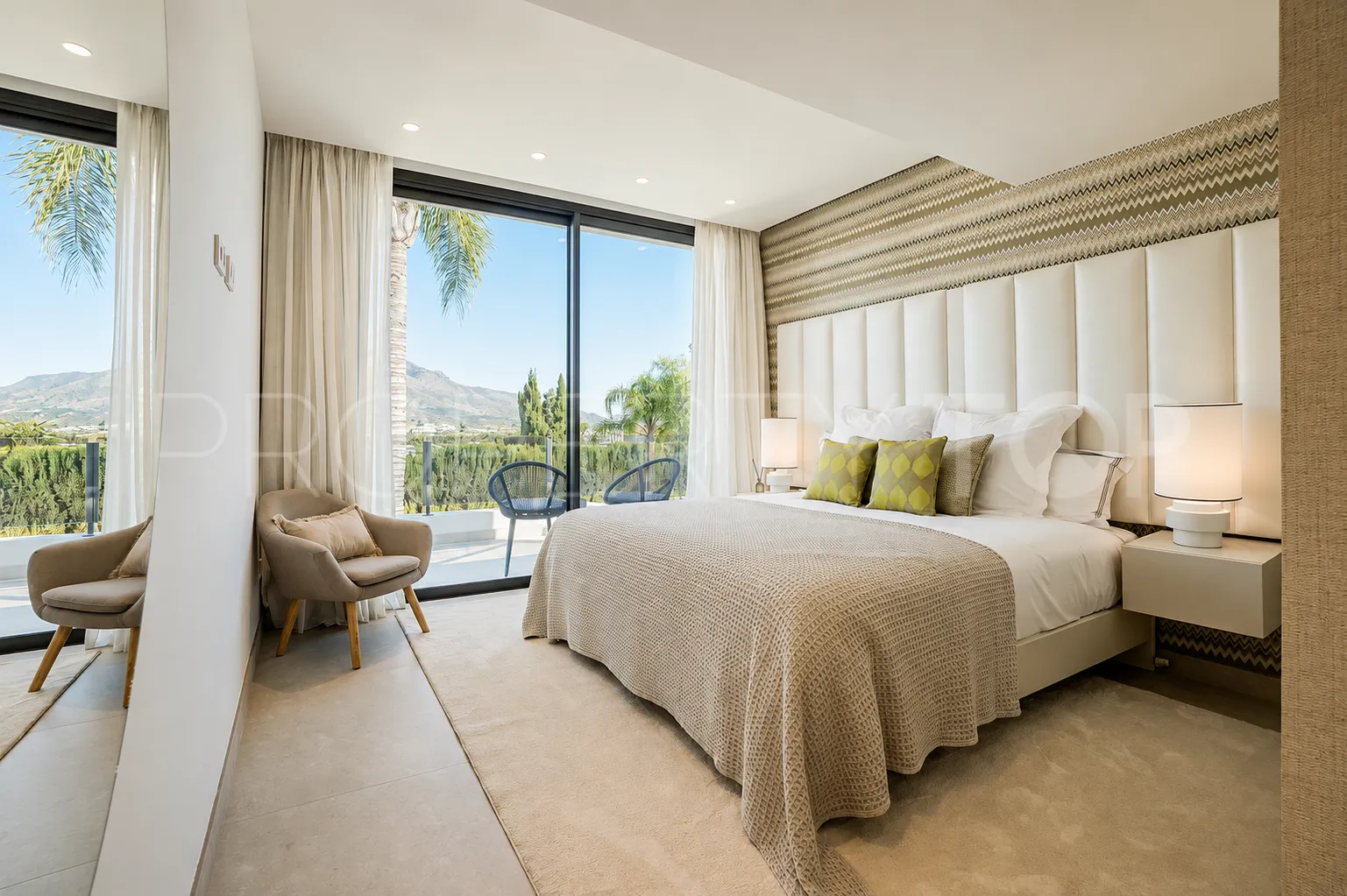 Villa de 4 dormitorios en venta en Las Brisas