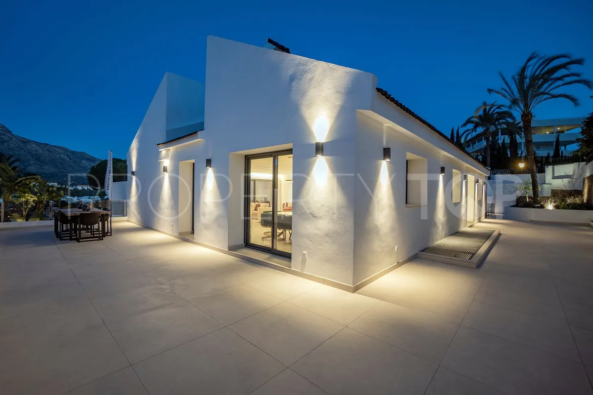 Villa de 4 dormitorios en venta en Las Brisas