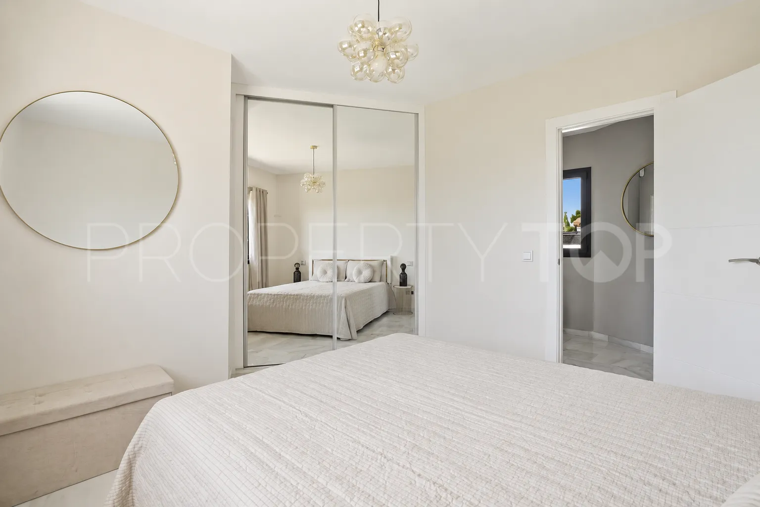 Villa en venta de 4 dormitorios en El Chaparral