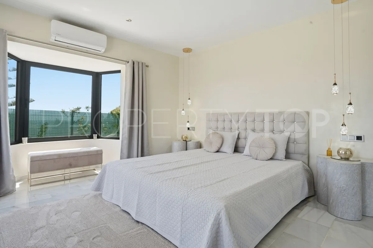 Villa en venta de 4 dormitorios en El Chaparral