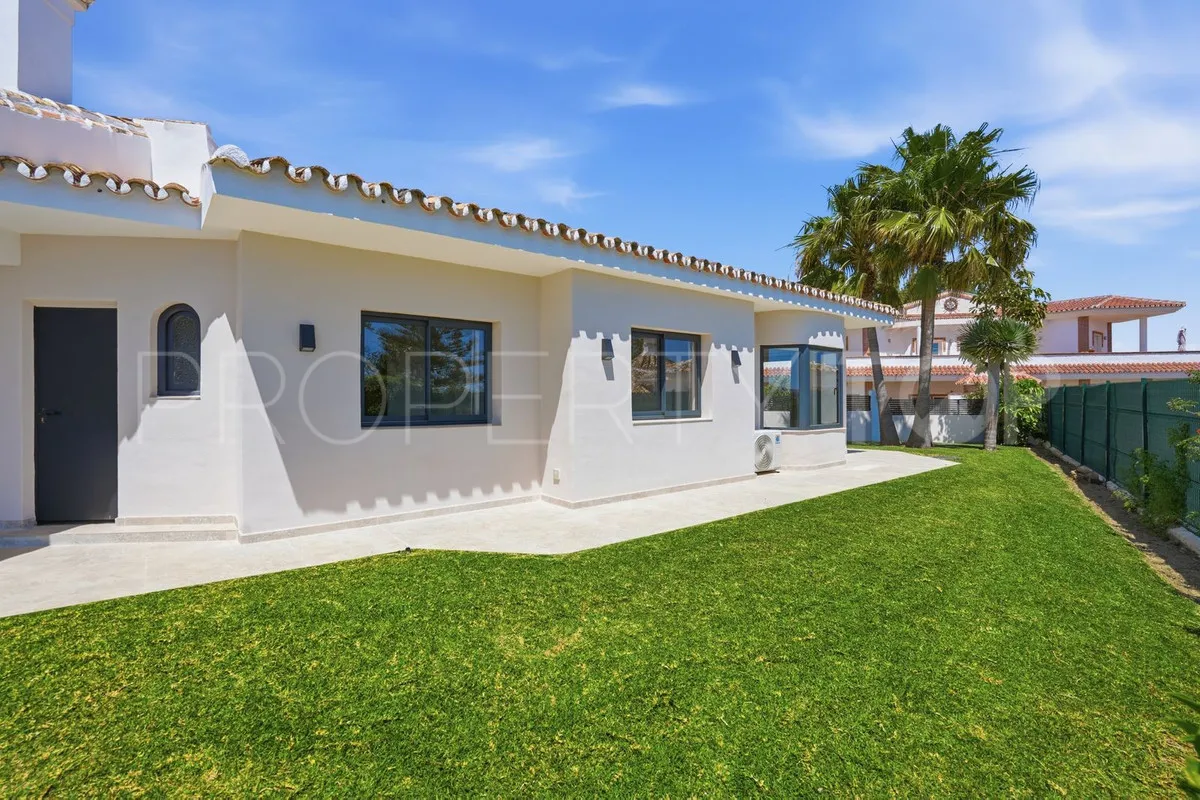 Villa en venta de 4 dormitorios en El Chaparral