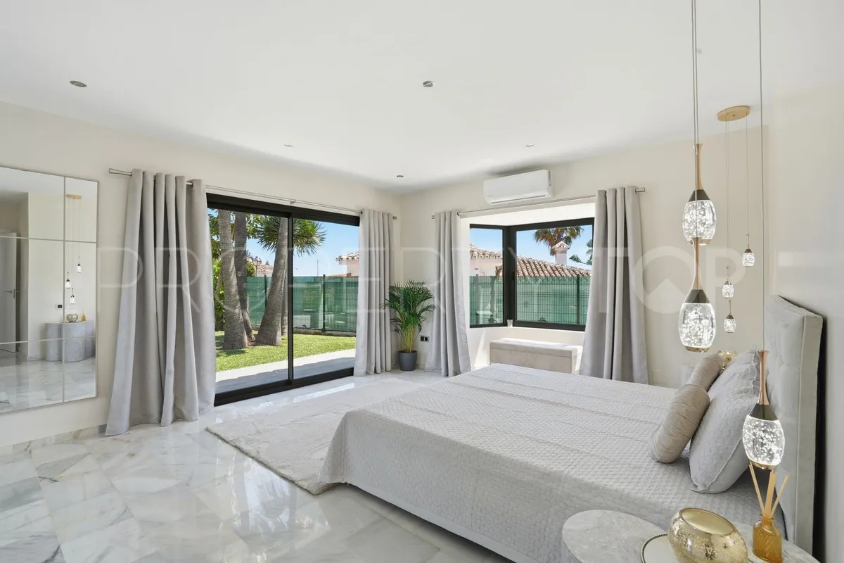 Villa en venta de 4 dormitorios en El Chaparral