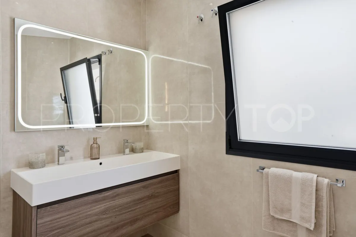 Villa en venta de 4 dormitorios en El Chaparral
