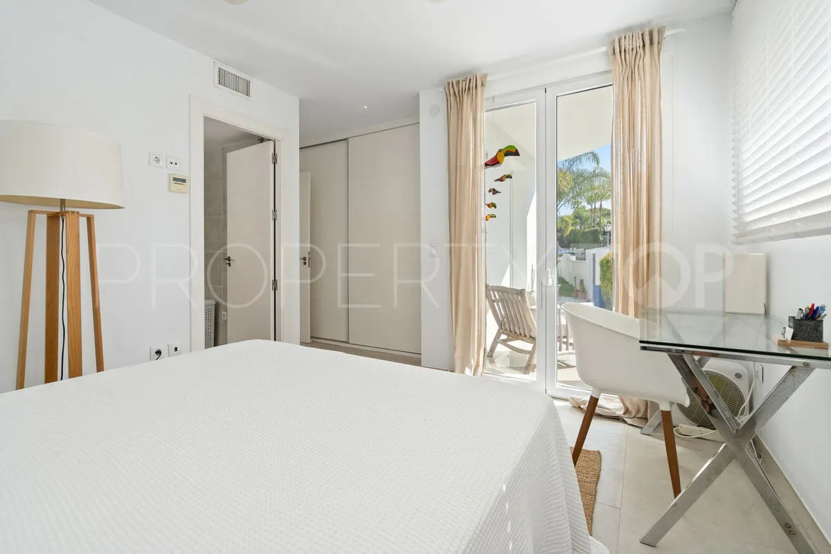 Comprar villa en Marbesa con 3 dormitorios