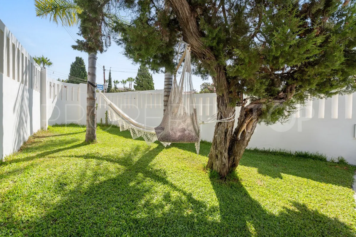Comprar villa en Marbesa con 3 dormitorios