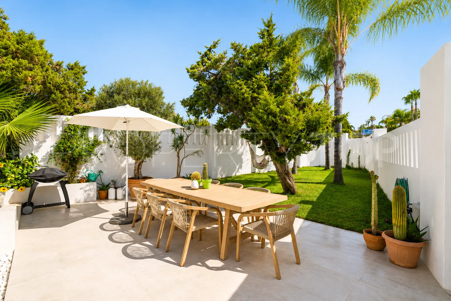 Comprar villa en Marbesa con 3 dormitorios