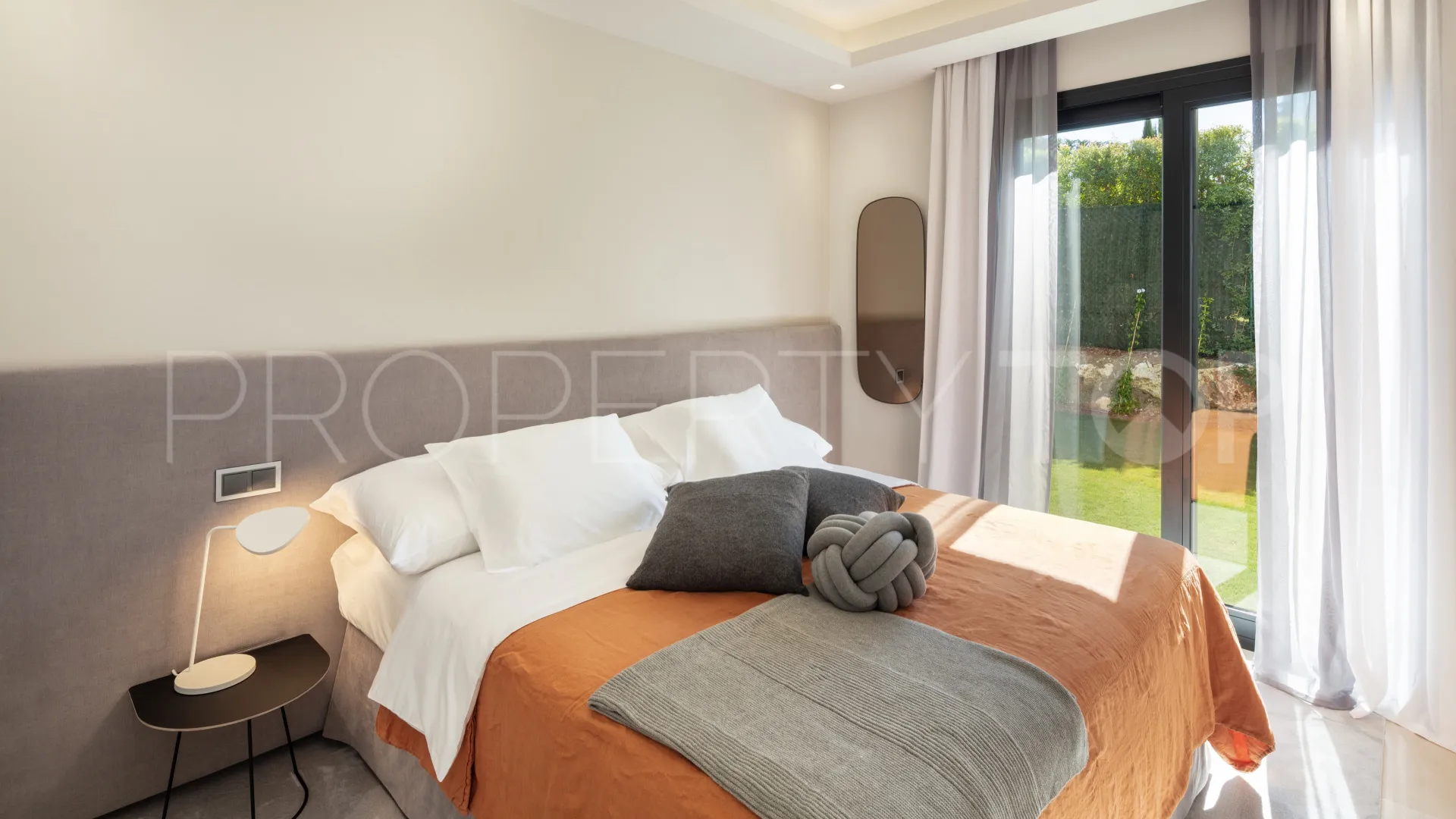 For sale Los Olivos 5 bedrooms villa