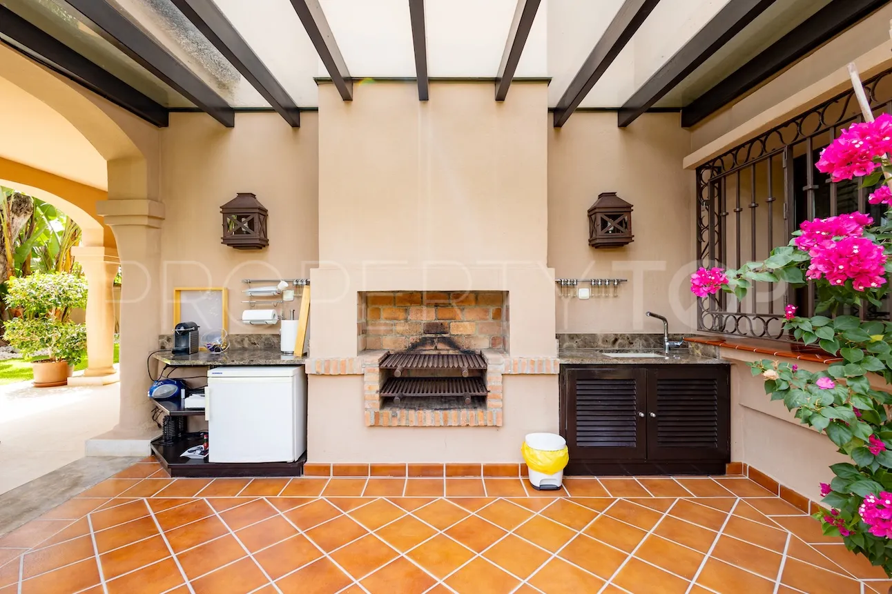 Villa en venta en Los Monteros