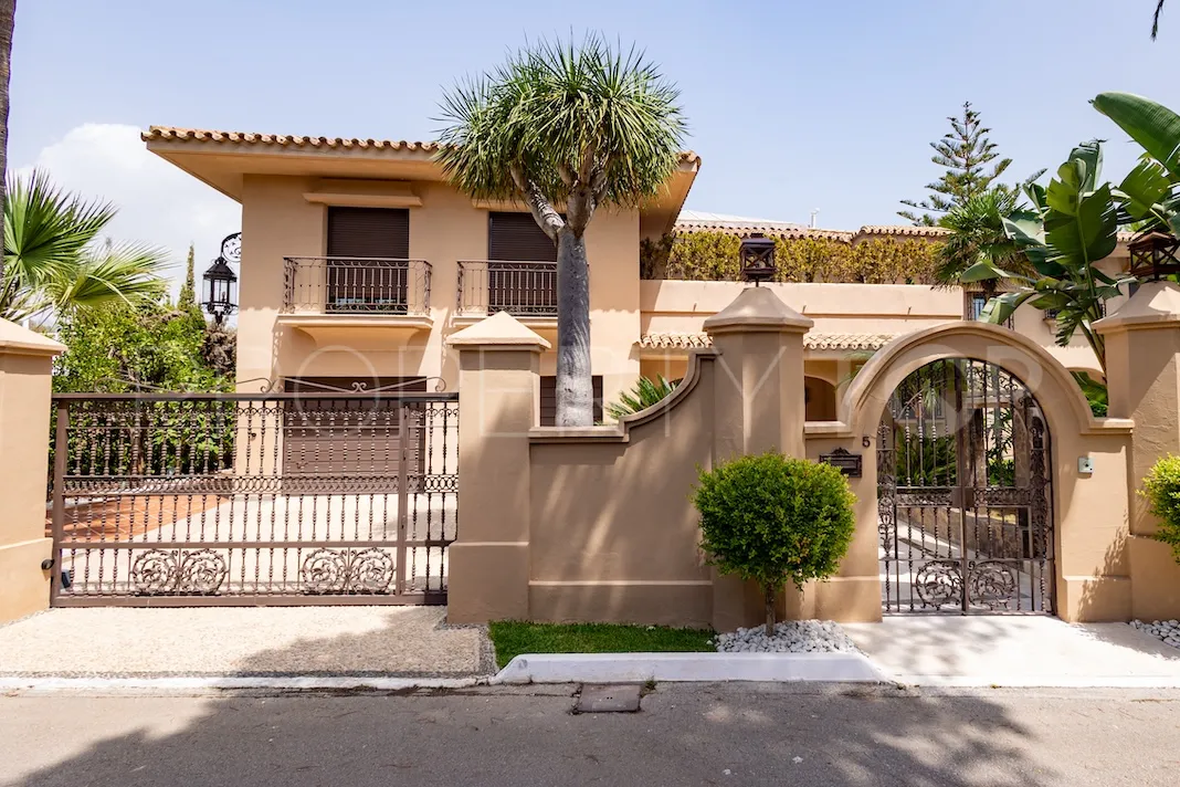 Villa en venta en Los Monteros