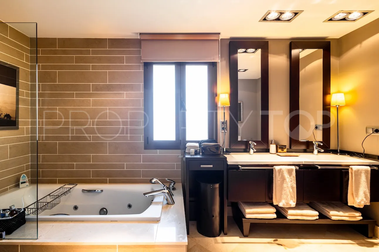 Villa en venta en Los Monteros