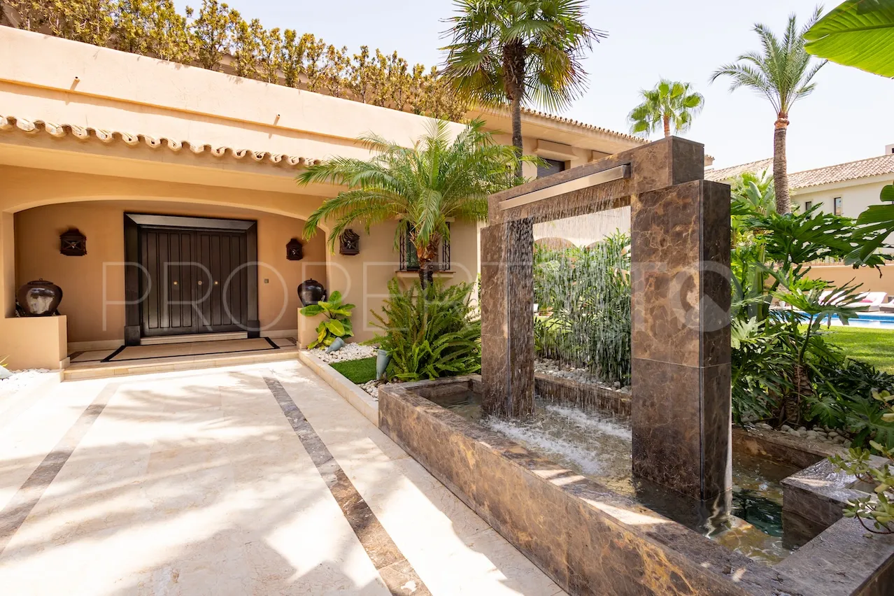 Villa en venta en Los Monteros