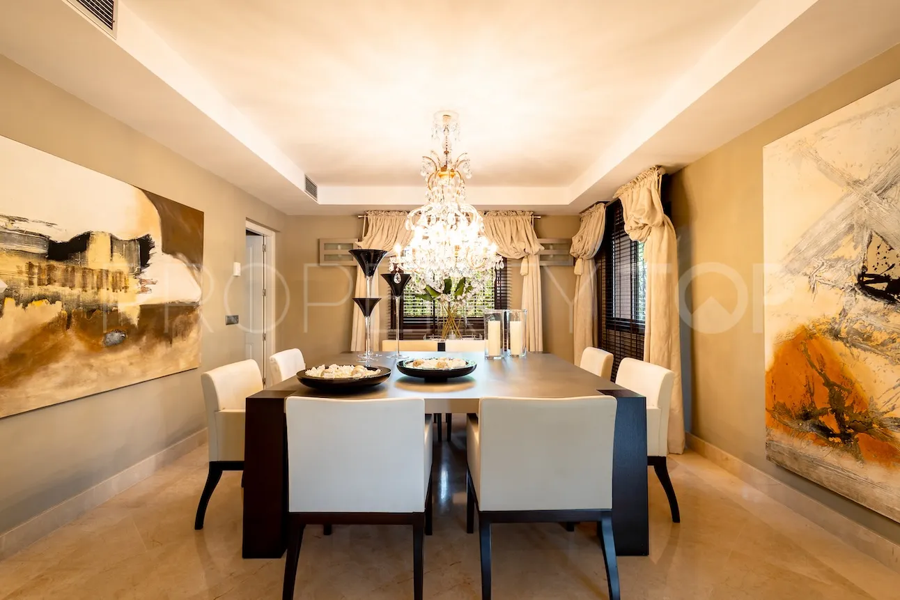 Villa en venta en Los Monteros