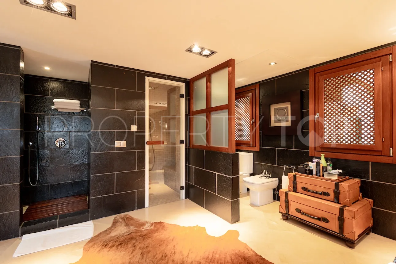 Villa en venta en Los Monteros