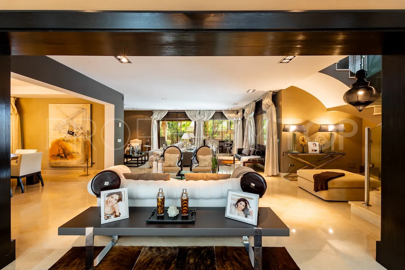 Villa en venta en Los Monteros