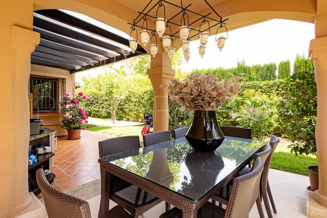 Villa en venta en Los Monteros