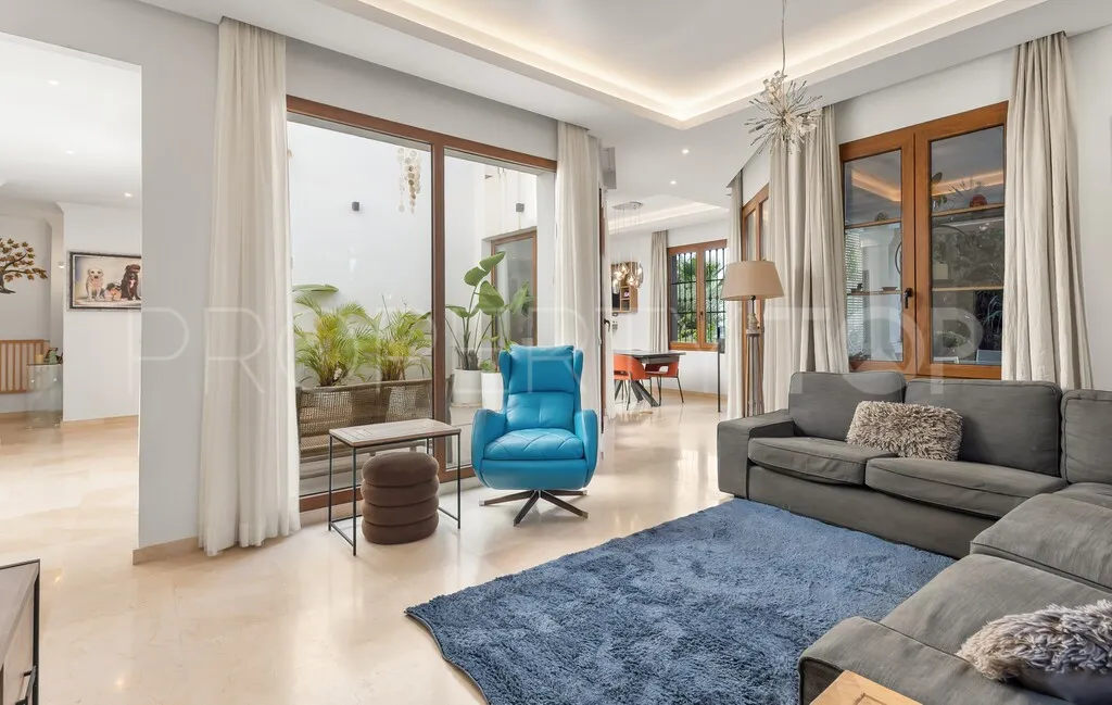 For sale villa in La Resina Golf with 4 bedrooms