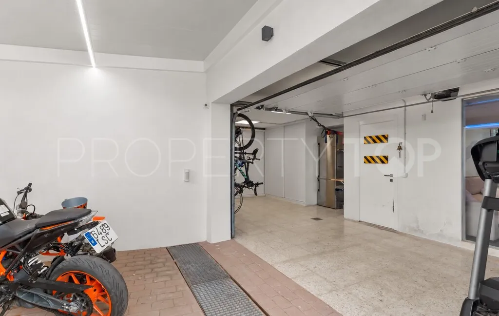 For sale villa in La Resina Golf with 4 bedrooms